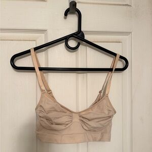 SKIMS Nude Seamless Sculpt Bralette